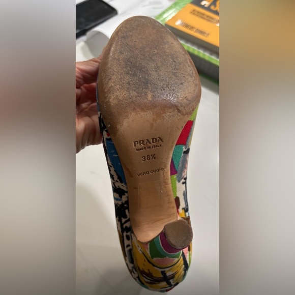 Colorful and beautiful textured Prada heels - Picture 3 of 4